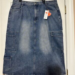 Cider cargo blue jean skirt size 2XL. New with tags!